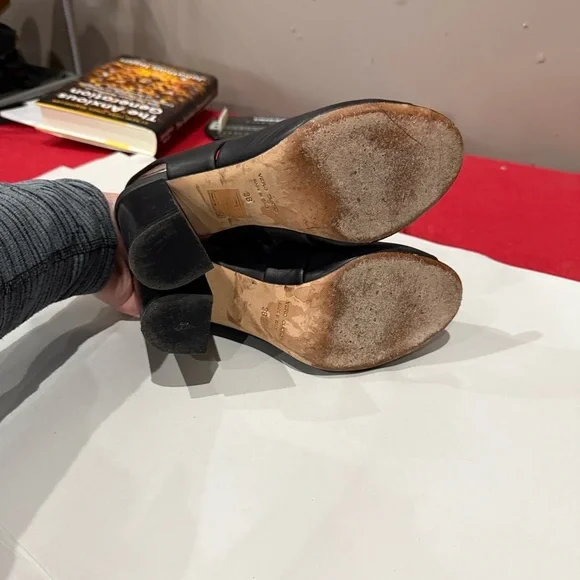 Chic Black Women's Block Heel Peep-Toe Shoes - Picture 6 of 6